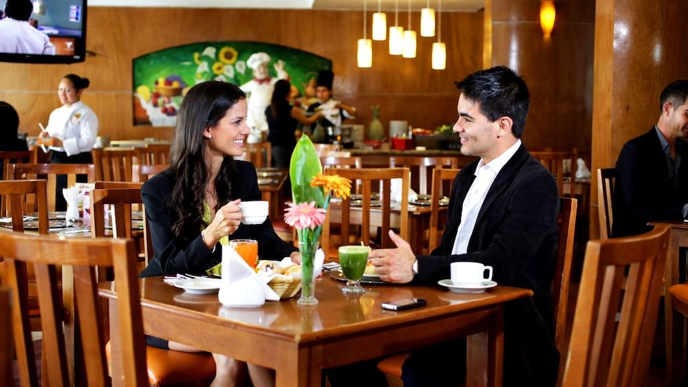 Hotel Ciros Pachuca Екстер'єр фото